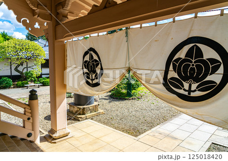 【東京都】重厚な雰囲気がある豪徳寺の法堂 125018420