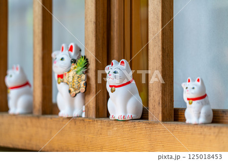 【東京都】たくさんの招き猫が圧巻の豪徳寺 125018453