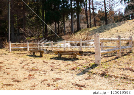 【青森県青森市】野木和公園のベンチ 【青森県青森市】野木和公園のベンチ 125019598