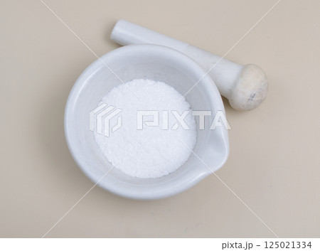 Sodium salicylate is a sodium salt of salicylic acid Sodium salicylate is a sodium salt of salicylic acid 125021334