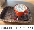 オシャレなカフェのラテアート 125024331