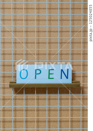 文字カード OPENのサイン 文字カード OPENのサイン 125024855