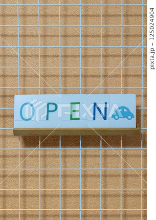 文字カード OPENのサイン 文字カード OPENのサイン 125024904