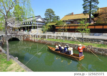 【岡山県】桜咲く春の倉敷美観地区 【岡山県】桜咲く春の倉敷美観地区 125025371