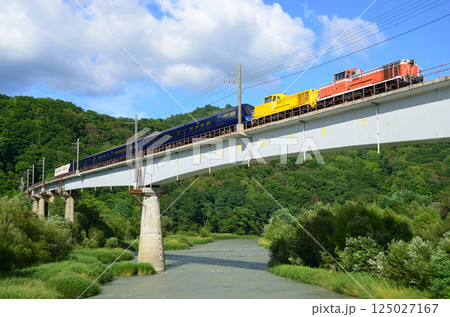 石北本線の不通で釧路から札幌へ回送されるTHE ROYAL EXPRESS 125027167