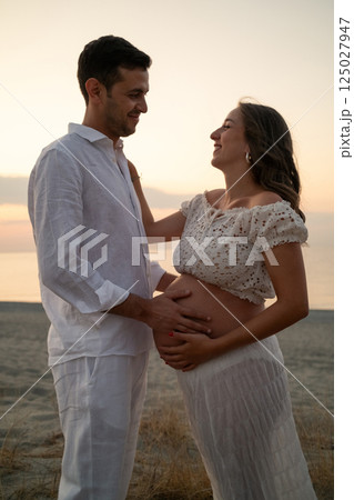 Love Grows as Couple Awaits Baby by the Ocean Love Grows as Couple Awaits Baby by the Ocean 125027947