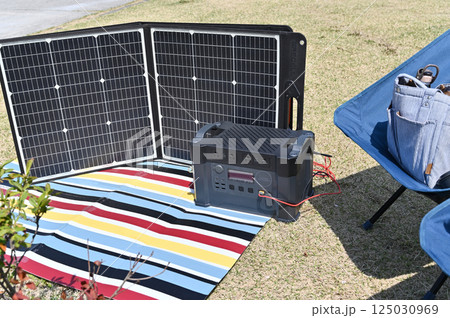 ポータブルバッテリー（ポタ電）ソーラー充電　アウトドア　キャンプ 125030969