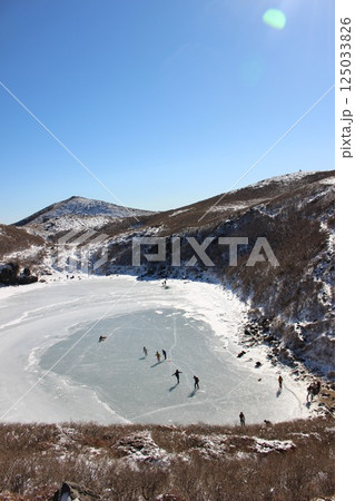 【登山】九重連山と青空！ 御池 完全凍結 天狗ヶ城 (てんぐがじょう） #大分県 #御池 125033826