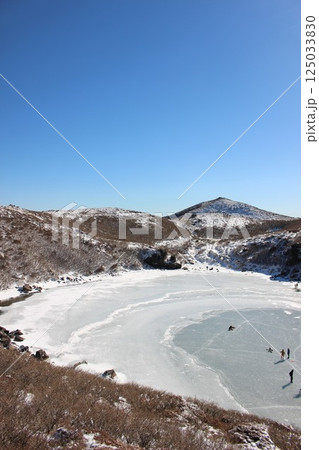 【登山】九重連山と青空！ 御池 完全凍結 天狗ヶ城 (てんぐがじょう） #大分県 #御池 125033830