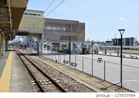 新所原駅(しんじょはらえき)東海道本線のプラットホーム 新所原駅(しんじょはらえき)東海道本線のプラットホーム 125037064