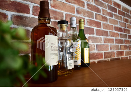 ウイスキーとブランデー 125037593