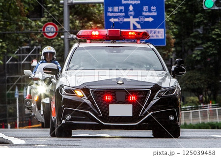 警視庁パトカー　クラウン 125039488