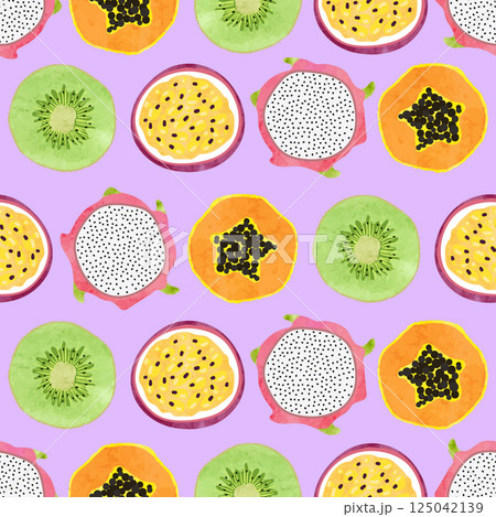 Seamless tropical fruit pattern with kiwi, papaya and passion fruit slices 125042139