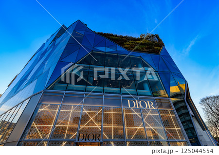 東京　渋谷区の都市風景　神宮前交差点　東急プラザ原宿「ハラカド」 125044554