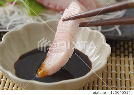 ぶりトロのお刺身 125046514