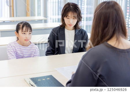 三者面談　小学生 125046926