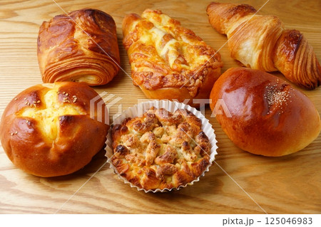 総菜パン　菓子パン 125046983