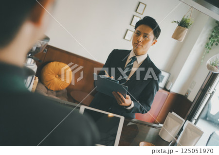 coffee shop 125051970
