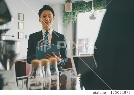 coffee shop 125051975