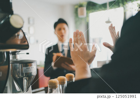 coffee shop 125051991