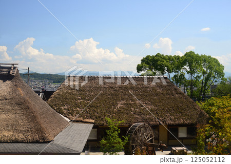 高松四国村ミウゼアム瓦葺き屋根の建物-1 高松四国村ミウゼアム瓦葺き屋根の建物-1 125052112