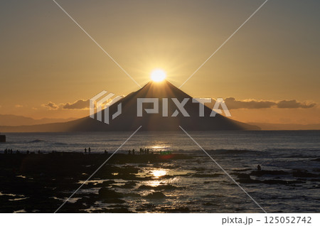 開聞岳からの初日の出 開聞岳からの初日の出 125052742
