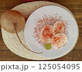 メキシコ産ヒカマ切丸ごとと切り分けたもの 125054095