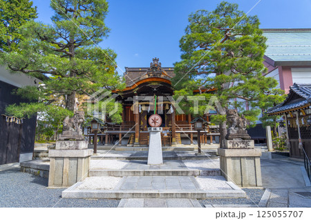京都　大将軍八神社　本殿 125055707