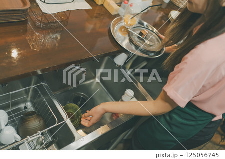 coffee shop 125056745