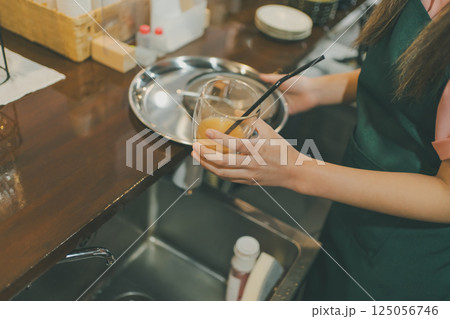 coffee shop 125056746