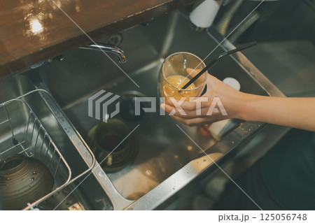 coffee shop 125056748