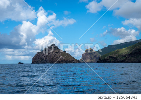 Cliffs along the coast between Taiohae and Hakaui, Nuku Hiva, French Polynesia 125064843