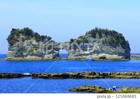 円月島(和歌山県白浜町) 円月島(和歌山県白浜町) 125068685