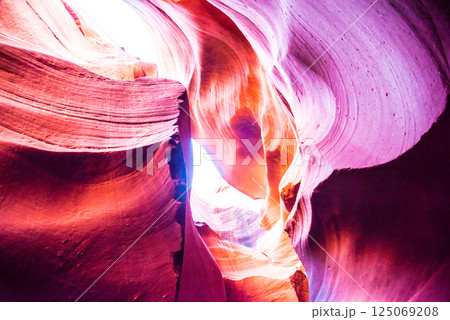 アメリカ・アリゾナ州のロウワー・アンテロープ・キャニオン 125069208