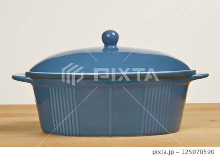 Blue ceramic cooking pot Blue ceramic cooking pot 125070590