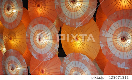 静岡県袋井市法多山の唐傘飾りの写真 125071511