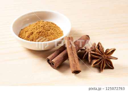 シナモン・八角　スパイスイメージ 125072763