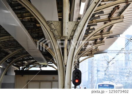 水道橋駅のレール支柱_10 125073402