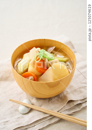 野菜たっぷり・具沢山のお味噌汁 野菜たっぷり・具沢山のお味噌汁 125074619