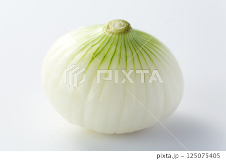 新玉ねぎ 125075405