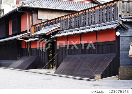 京都花見小路 京都祇園の風景 歴史的環境保存地区 京都観光名所 古い町並み 祇園情緒 京都花見小路 京都祇園の風景 歴史的環境保存地区 京都観光名所 古い町並み 祇園情緒 125076148
