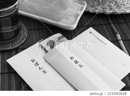 夏のお盆玉　おこづかい　夏　ポチ袋　正しい折り方 125082626