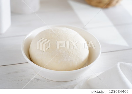 パン生地 125084403