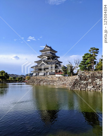長野県 松本市 国宝 松本城 天守閣 内堀 長野県 松本市 国宝 松本城 天守閣 内堀 125084894
