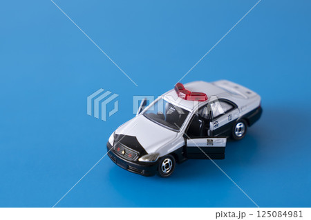 パトカーのおもちゃ パトカーのおもちゃ 125084981