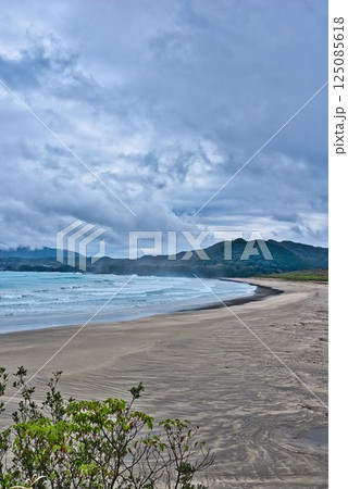 悪天候で荒れた大岐海岸 悪天候で荒れた大岐海岸 125085618