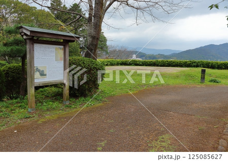 臼杵城の天守櫓跡（大分県臼杵市） 125085627