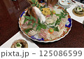 豪華な海鮮料理 125086599
