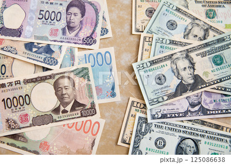 日本円(新札)と米ドル 日本円(新札)と米ドル 125086638