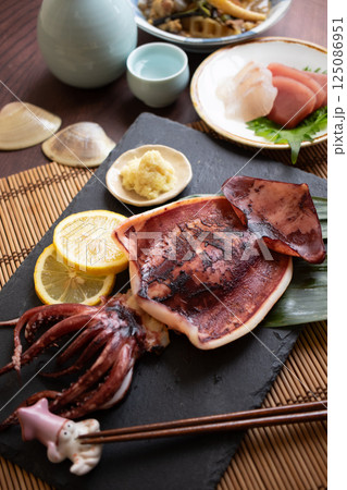 焼いたイカの一夜干し(2) 125086951